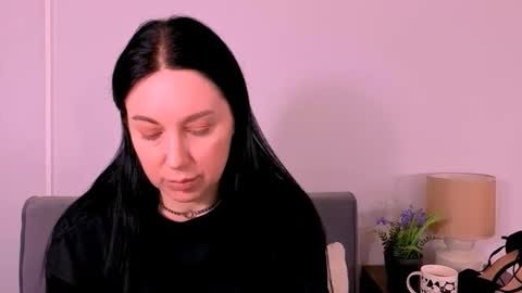 Mia online show from 04.23.26