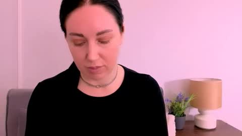 Mia online show from 04.27.26
