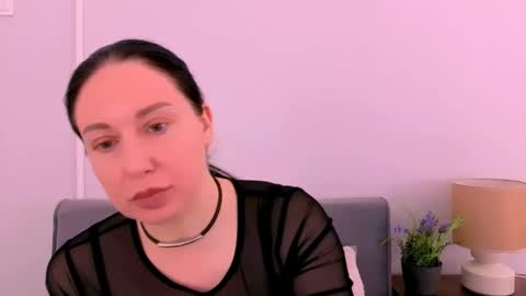 Mia online show from 04.29.26