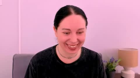 Mia online show from 04.30.26
