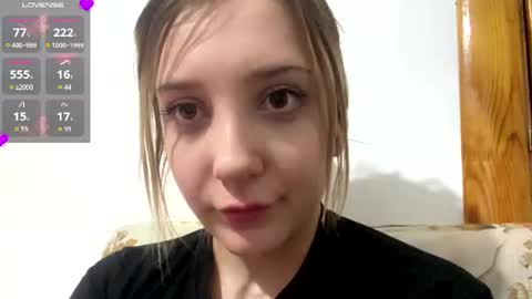 Hi guys Im Mia Im new here help me to figure out how everything works here xD online show from 07.04.26