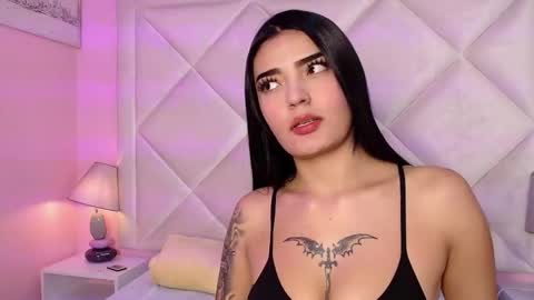 Snapshot of miaasmiith_ chatting on 10.28.25 Alexandra online show from 10.28.25