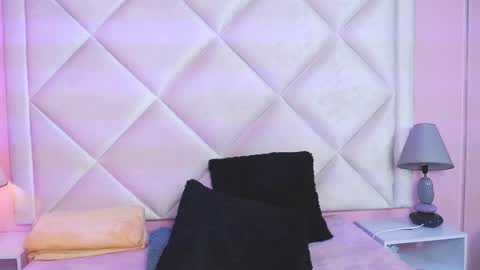 Snapshot of miaasmiith_ chatting on 11.08.25 Alexandra online show from 11.08.25