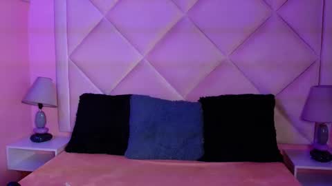 Snapshot of miaasmiith_ chatting on 11.21.25 Alexandra online show from 11.21.25