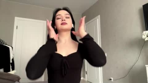 Mia online show from 03.10.26