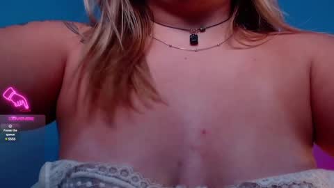 Snapshot of miaawild chatting on 12.08.24 Andrea online show from 12.08.24