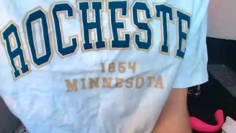 Snapshot of miabeautyxxx chatting on 02.18.26 miabeautyxxx online show from 02.18.26