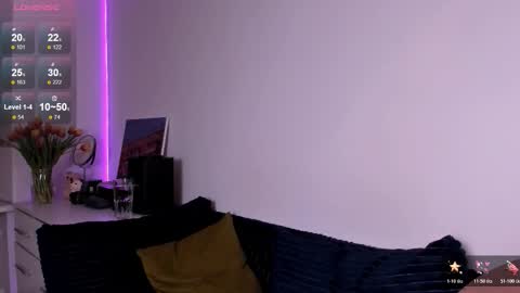 Snapshot of miabellee_ chatting on 03.07.26 mia online show from 03.07.26