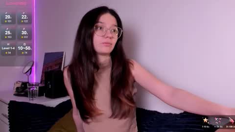 Snapshot of miabellee_ chatting on 03.13.26 mia online show from 03.13.26