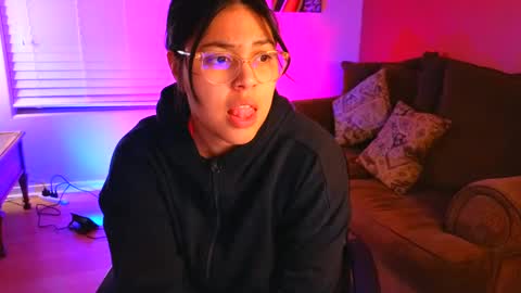 Snapshot of miacanela_xo chatting on 12.02.24 Mia online show from 12.02.24
