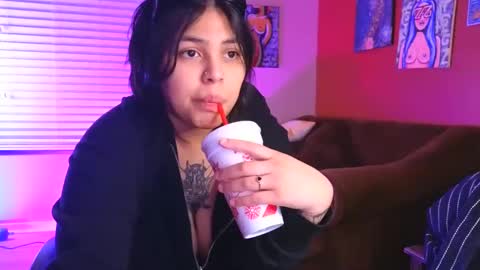 Snapshot of miacanela_xo chatting on 12.10.24 Mia online show from 12.10.24