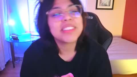 Snapshot of miacanela_xo chatting on 12.18.24 Mia online show from 12.18.24