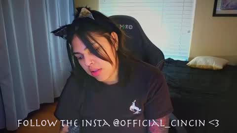 Snapshot of miacanela_xo chatting on 02.16.25 Mia online show from 02.16.25
