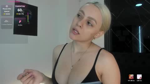 MiaCarper online show from 02.11.26