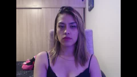 Snapshot of miacollings1 chatting on 12.21.25 Miia online show from 12.21.25