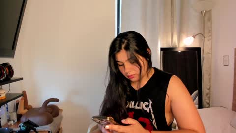 IG Yojanagomez  online show from 02.06.25