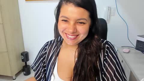 IG Yojanagomez  online show from 03.03.25