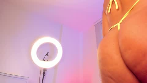 IG Yojanagomez  online show from 02.05.26