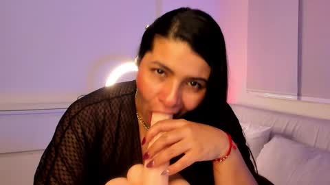 IG Yojanagomez  online show from 03.04.26