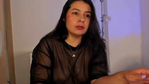 Snapshot of miadanielss chatting on 05.25.26 IG Yojanagomez online show from 05.25.26