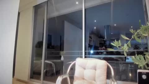 Mia online show from 11.06.25