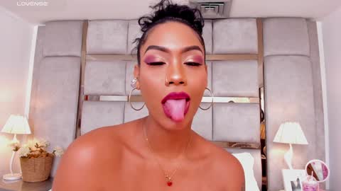 Call me Mia online show from 12.11.24