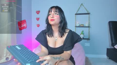 Mia Engels  online show from 02.15.26