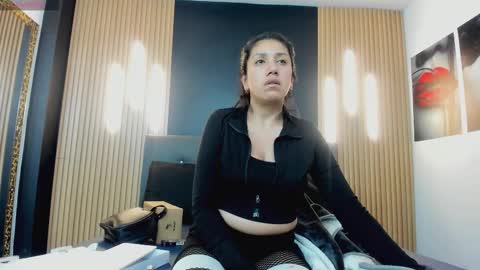 Snapshot of miafix chatting on 02.09.26 Mia Carter Schedule 800 - 1430 gtm-5 online show from 02.09.26