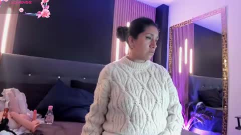 Snapshot of miafix chatting on 06.25.26 Mia Carter Schedule 800 - 1430 gtm-5 online show from 06.25.26