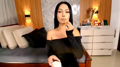 Snapshot of miafuckingwill chatting on 04.24.26 miafuckingwill online show from 04.24.26