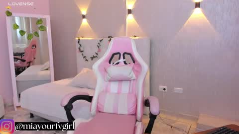 Mia Gomez online show from 02.12.25