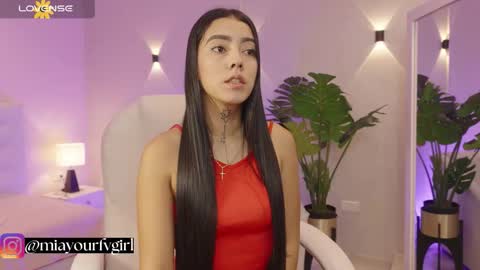 Mia Gomez online show from 10.16.25