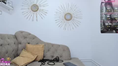 Miah Collins online show from 04.30.26