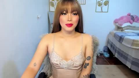 Snapshot of miah_here chatting on 10.16.25 Miah online show from 10.16.25