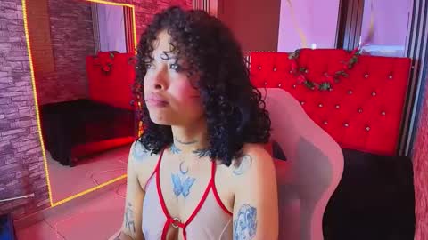 MIA VELEZ online show from 11.04.25