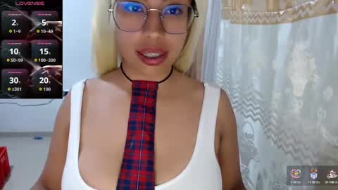 Snapshot of miajuk chatting on 10.10.25 Emma online show from 10.10.25