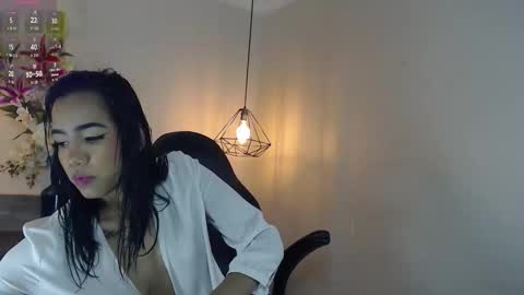 Mia online show from 03.30.26