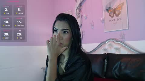 Snapshot of miakarsson chatting on 05.10.26 Mia online show from 05.10.26