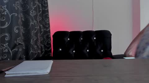 Mia Lenox online show from 12.18.24