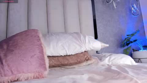 mia logan  online show from 11.29.25