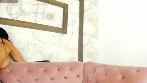 mia logan  online show from 01.08.26