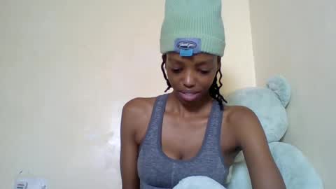 Snapshot of miami_muffin chatting on 06.18.26 Muffin online show from 06.18.26