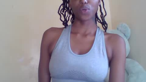 Snapshot of miami_muffin chatting on 06.18.26 Muffin online show from 06.18.26