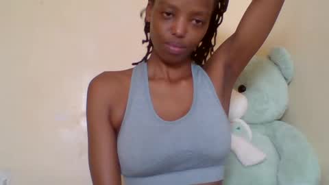 Snapshot of miami_muffin chatting on 06.19.26 Muffin online show from 06.19.26
