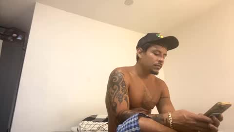 miamiclos1 online show from 10.05.25