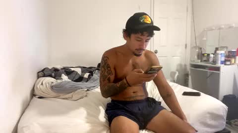 miamiclos1 online show from 11.26.25