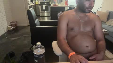 Snapshot of miamifit chatting on 01.19.25 miamifit online show from 01.19.25