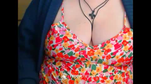 Snapshot of miamimistress chatting on 02.06.26 maya online show from 02.06.26