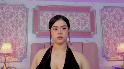 Mia   -5 7001400 Follow  online show from 03.05.25