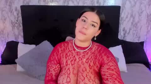 Snapshot of miamontoya chatting on 06.13.26 Mia -5 7001400 Follow online show from 06.13.26